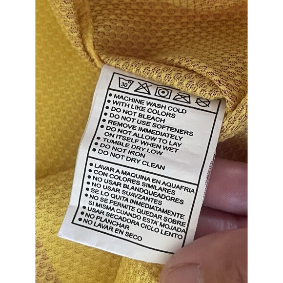 Mens FC Barcelona SOCCER FCB Jersey Qatar Airways Red Yellow Size Medium‎ - Picture 9 of 9